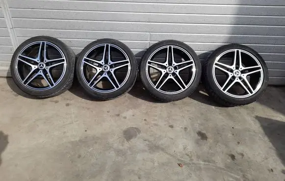 Mercedes-Benz C W204 R18 alloy rim 2044019502 2044019402