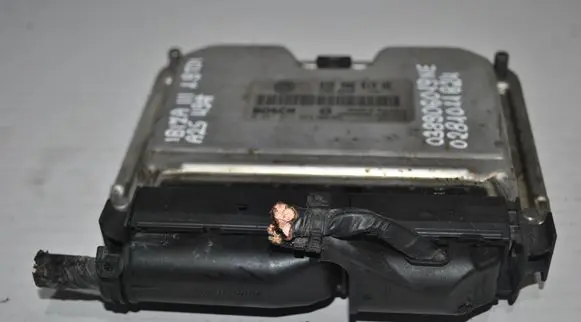 Seat Ibiza III (6L) Engine control unit/module 038906019NE 0281011824 1039S06265