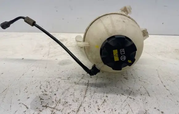 BMW X5 G05 Coolant expansion tank/reservoir 8610662