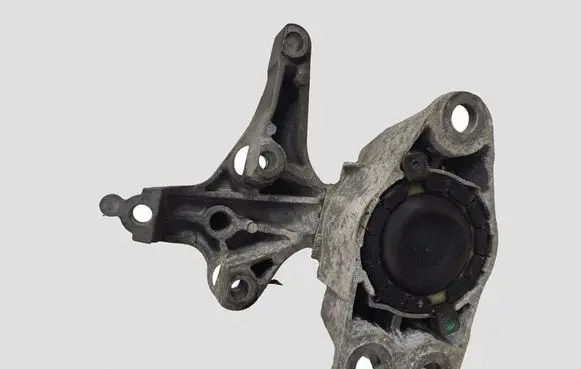 Dacia Logan I Engine mount bracket 112849221R