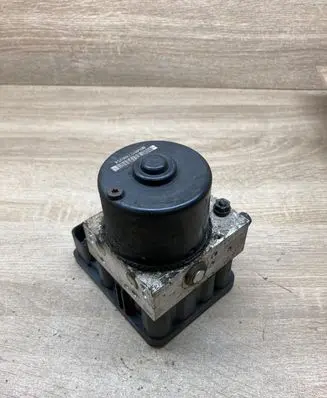 Volkswagen Golf V ABS Pump 1K0907379K 1K0614517H