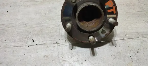 Volvo V40 Rear wheel hub 31360696