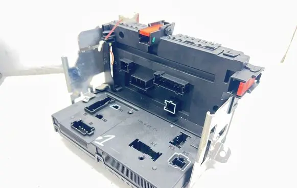 Mercedes-Benz S W221 Fuse module A2215403050