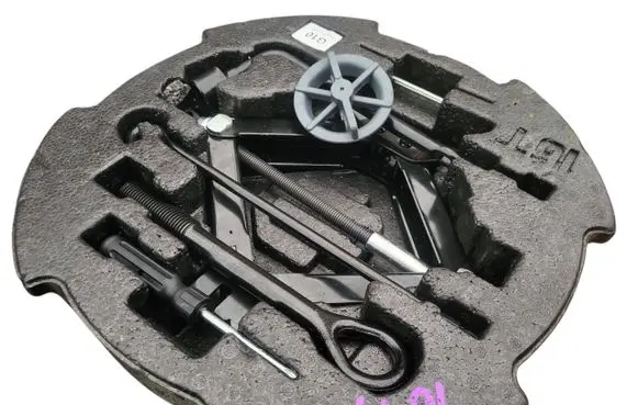 KIA Pro Cee'd III Tool set 09100G4100