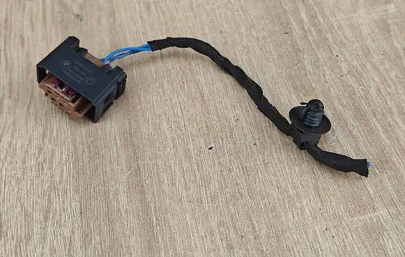 BMW X6 G06 Rear air suspension level height sensor 6993514
