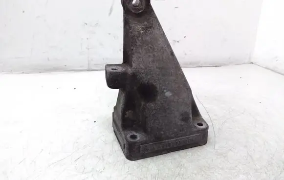 Mercedes-Benz Vito Viano W639 Engine mounting bracket A6462230204