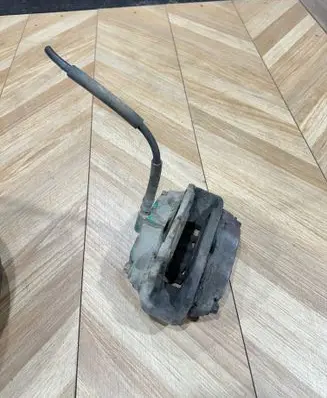 Mercedes-Benz CLS C219 Front brake caliper 312
