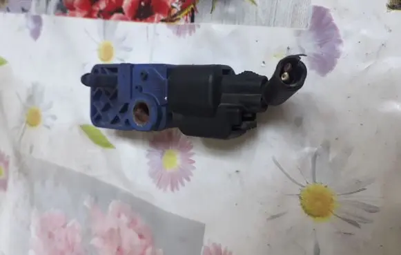 Volvo V50 Airbag deployment crash/impact sensor 30737138