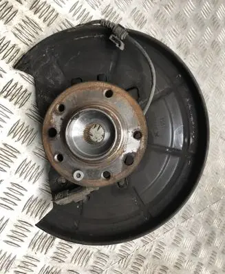 Opel Meriva B Front wheel hub 132620 13283362