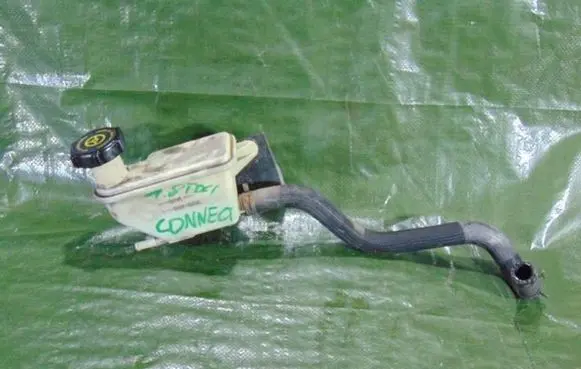 Ford Connect Brake fluid reservoir 