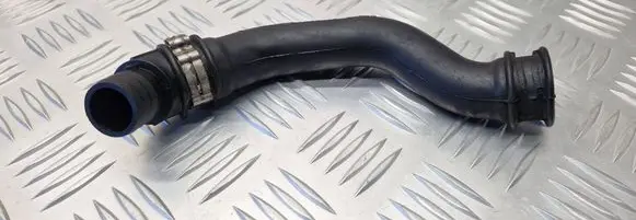 Ford Focus Breather hose/pipe 98FF6A886AD