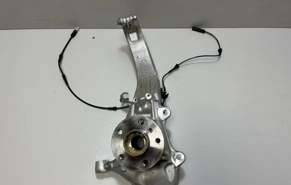 BMW X7 G07 Front wheel hub 6876655 6899301