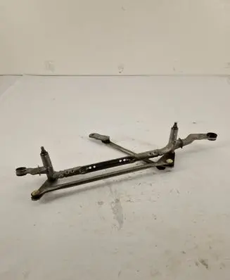 Suzuki Celerio Front wiper linkage and motor 