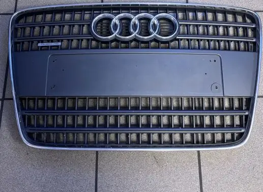 Audi Quattro Front bumper upper radiator grill 4L0853651