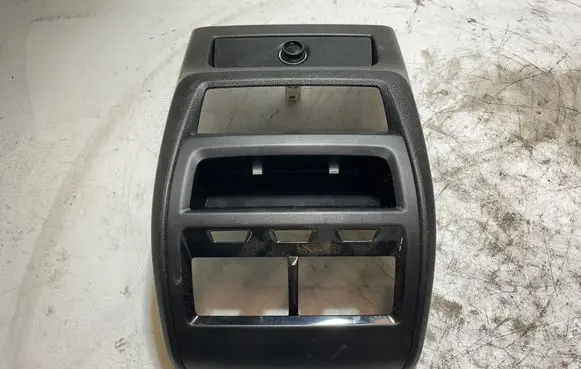 BMW X5 G05 Rear air vent grill 939987509 3364320