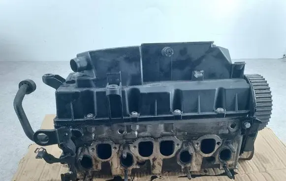 Volkswagen PASSAT B6 Engine head 