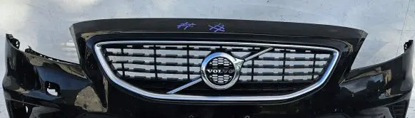 Volvo V40 Front bumper 31347085
