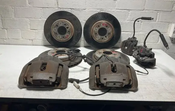 BMW 5 E60 E61 Brake discs and calipers set 