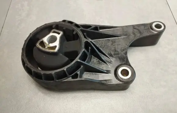 Opel Insignia A Engine mount bracket 13227762