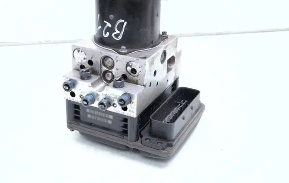 BMW 5 E60 E61 ABS Pump 6774679 34546774679 0265250217