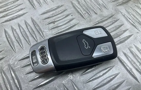 Audi A4 S4 B9 Ignition key/card 4M0959754T