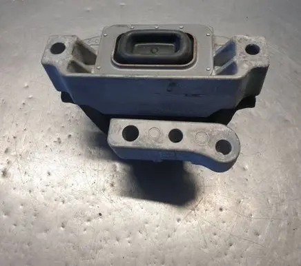 Mitsubishi Outlander Engine mount bracket 1091A381