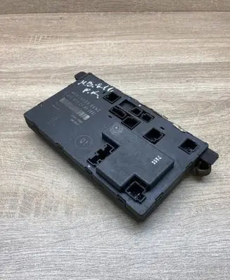 Mercedes-Benz E W211 Door control unit/module 2118702185 00401696
