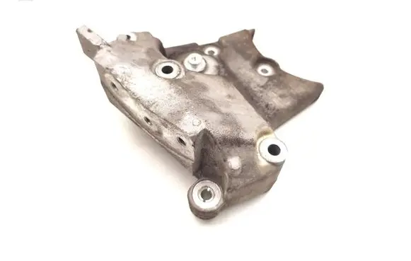 Opel Insignia A Engine mounting bracket 428702815