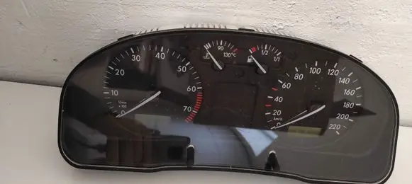 Volkswagen PASSAT B5.5 Speedometer (instrument cluster) 3B0919860
