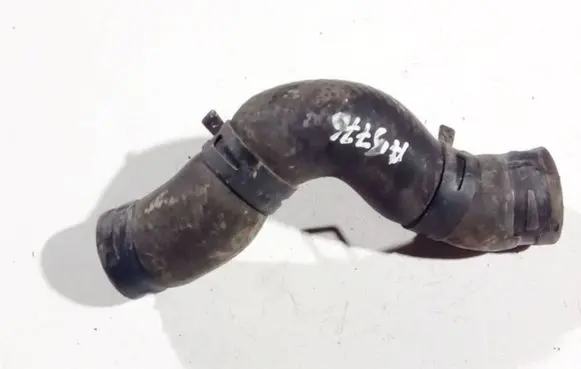 Toyota Avensis T220 Engine coolant pipe/hose