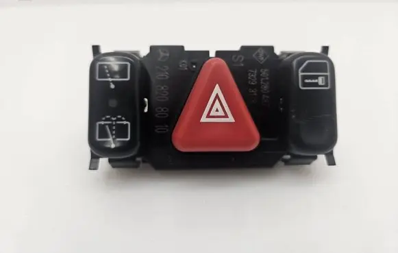 Mercedes-Benz E W210 Hazard light switch 2108208010 501280487