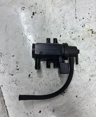 BMW 5 E60 E61 Turbo solenoid valve 70206301