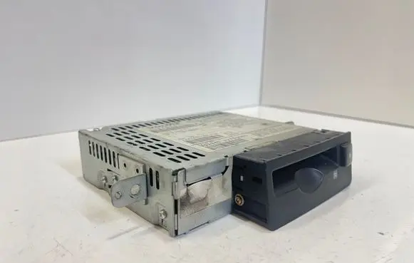 Volvo XC90 CD/DVD changer 30646681