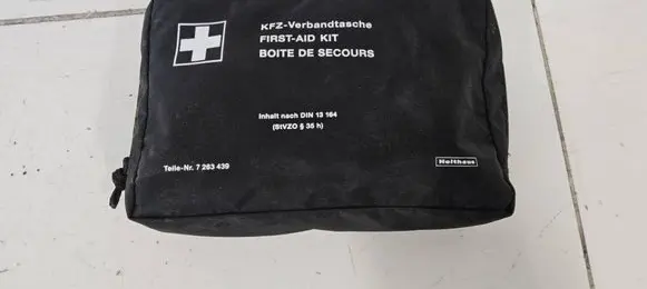 BMW 1 E81 E87 First aid kit 7263439