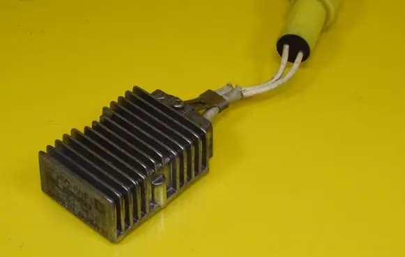 Suzuki Swift I Ignition amplifier control unit 3395060E1 33950-60E1