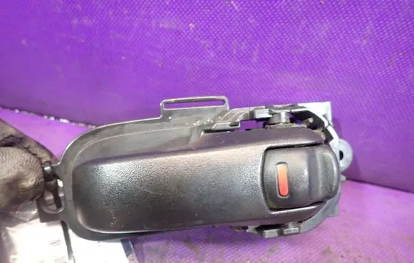 Nissan Versa Front door interior handle