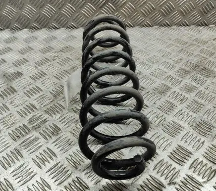 Lexus ES 250 - 300 - 330 Rear coil spring 4823133800