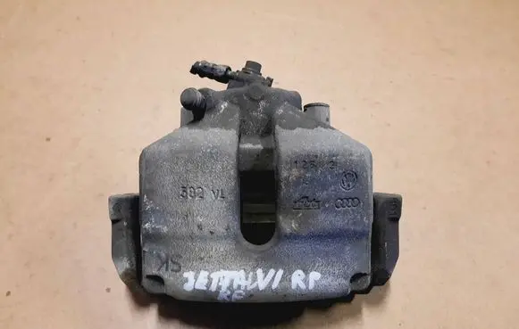 Front brake caliper