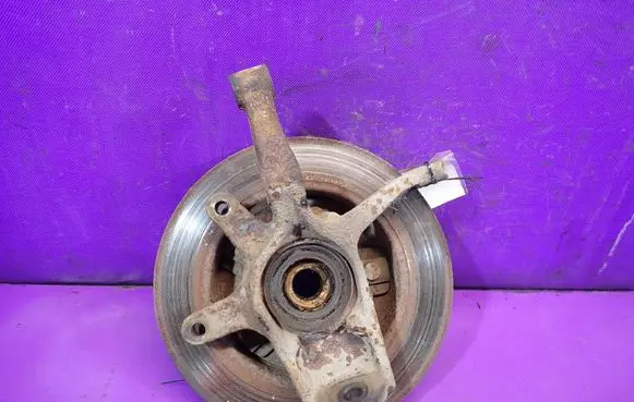 Suzuki Vitara (ET/TA) Front wheel hub spindle knuckle