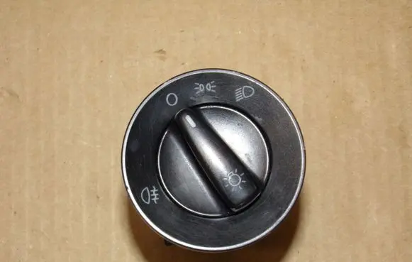 Volkswagen Golf IV Light switch 1C094153101C