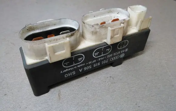 Volkswagen Sharan Coolant fan relay 701919506A 898726000