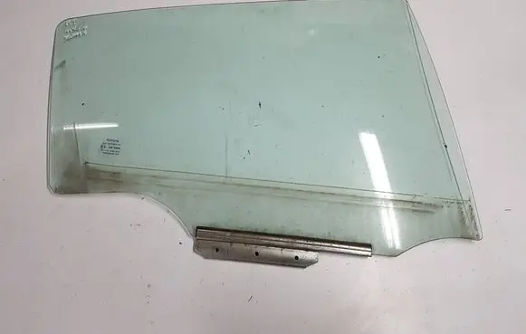 Toyota Yaris Rear door window glass 