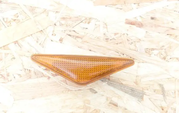 Ford Mondeo Mk III Front fender indicator light 1S7113K309AB 02417490