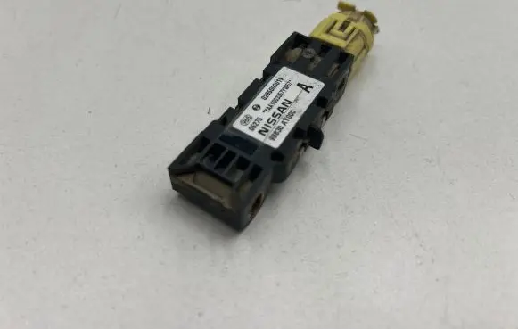 Nissan Almera Tino Airbag deployment crash/impact sensor 98830AY000 0285003019