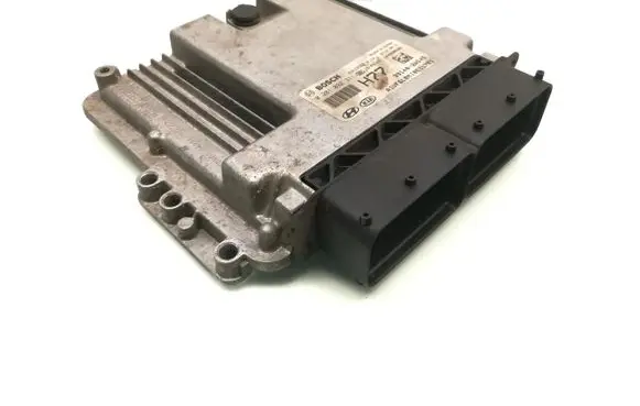 Hyundai i40 Engine control unit/module 39140-2A545 0281032311 1039S85387