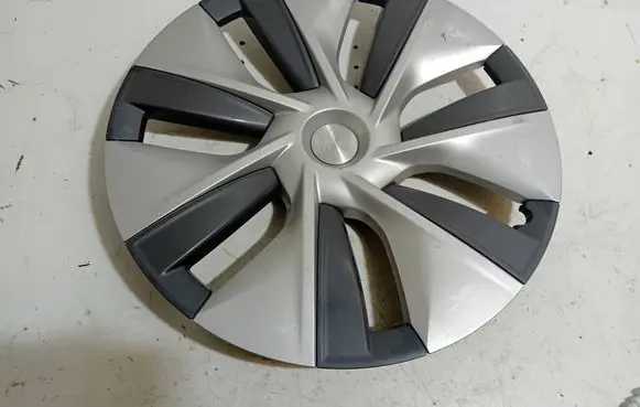 Tesla Model Y R19 wheel hub/cap/trim 104423500 104423500C