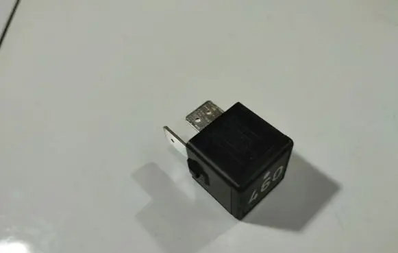 Volkswagen Golf V Other relay 1K0951253A