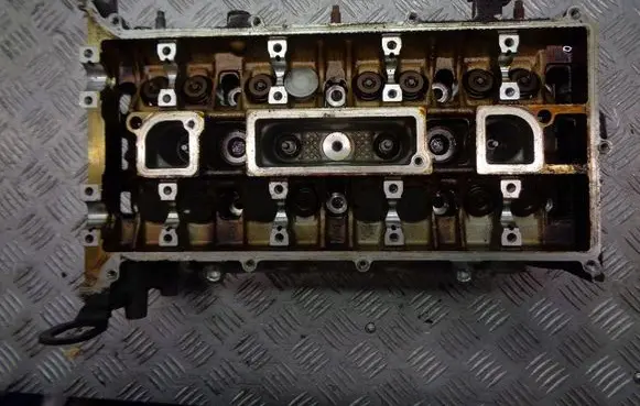 Mazda 6 Engine head 