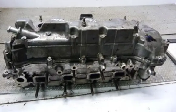 Toyota Avensis T220 Engine head 