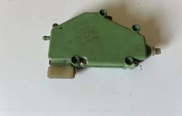 Volkswagen Transporter - Caravelle T4 Central locking motor 403681 701959783